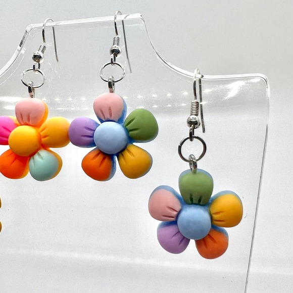 90s Earrings - Flower Earring - Rainbow Earring - Daisy Earring - Summer Earring - Picture 2 of 10